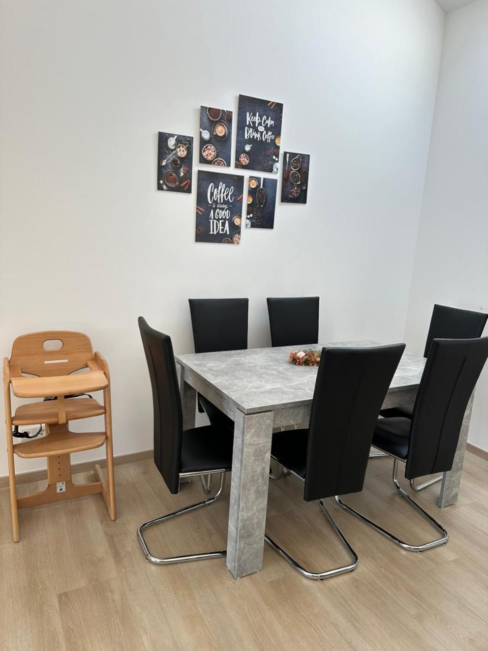 Grosse Ferienwohnung Gaestehaus Neubau Merzig 120M2 Экстерьер фото