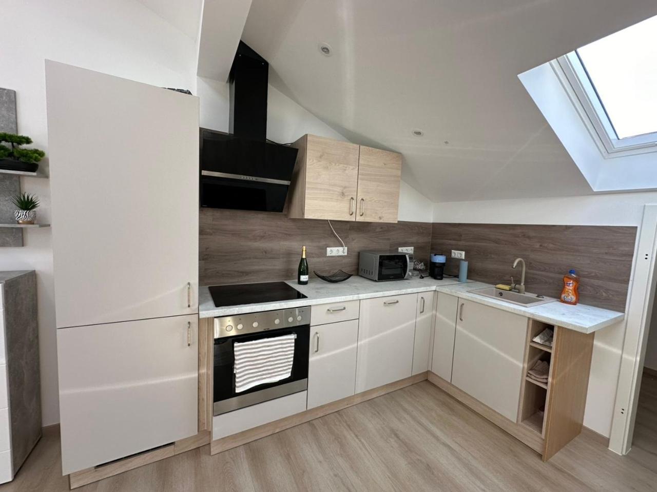 Grosse Ferienwohnung Gaestehaus Neubau Merzig 120M2 Экстерьер фото