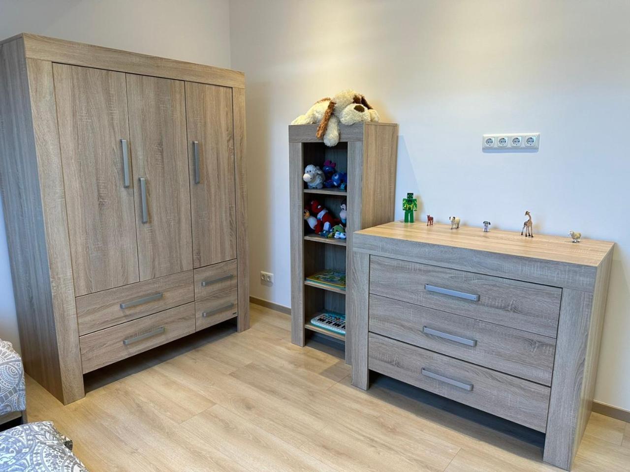 Grosse Ferienwohnung Gaestehaus Neubau Merzig 120M2 Экстерьер фото