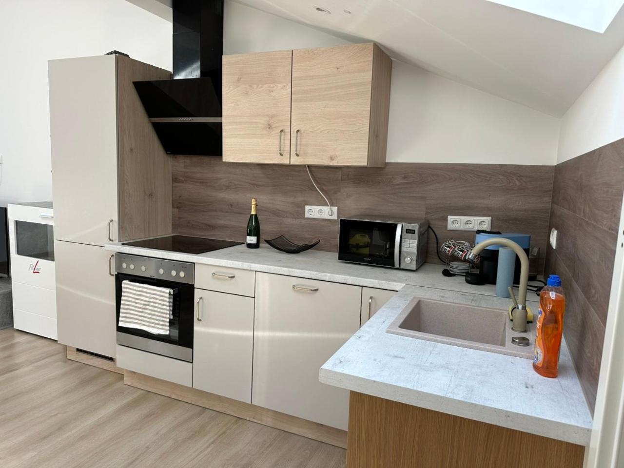 Grosse Ferienwohnung Gaestehaus Neubau Merzig 120M2 Экстерьер фото