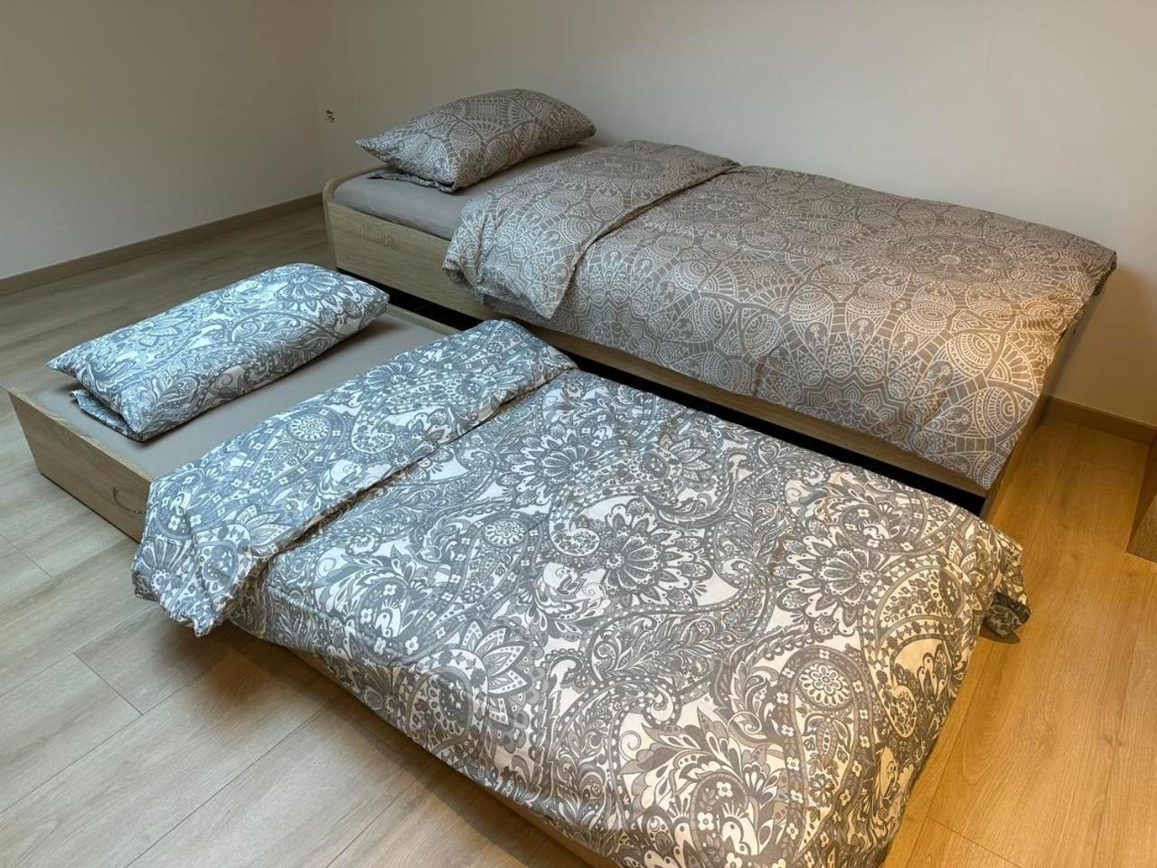 Grosse Ferienwohnung Gaestehaus Neubau Merzig 120M2 Экстерьер фото