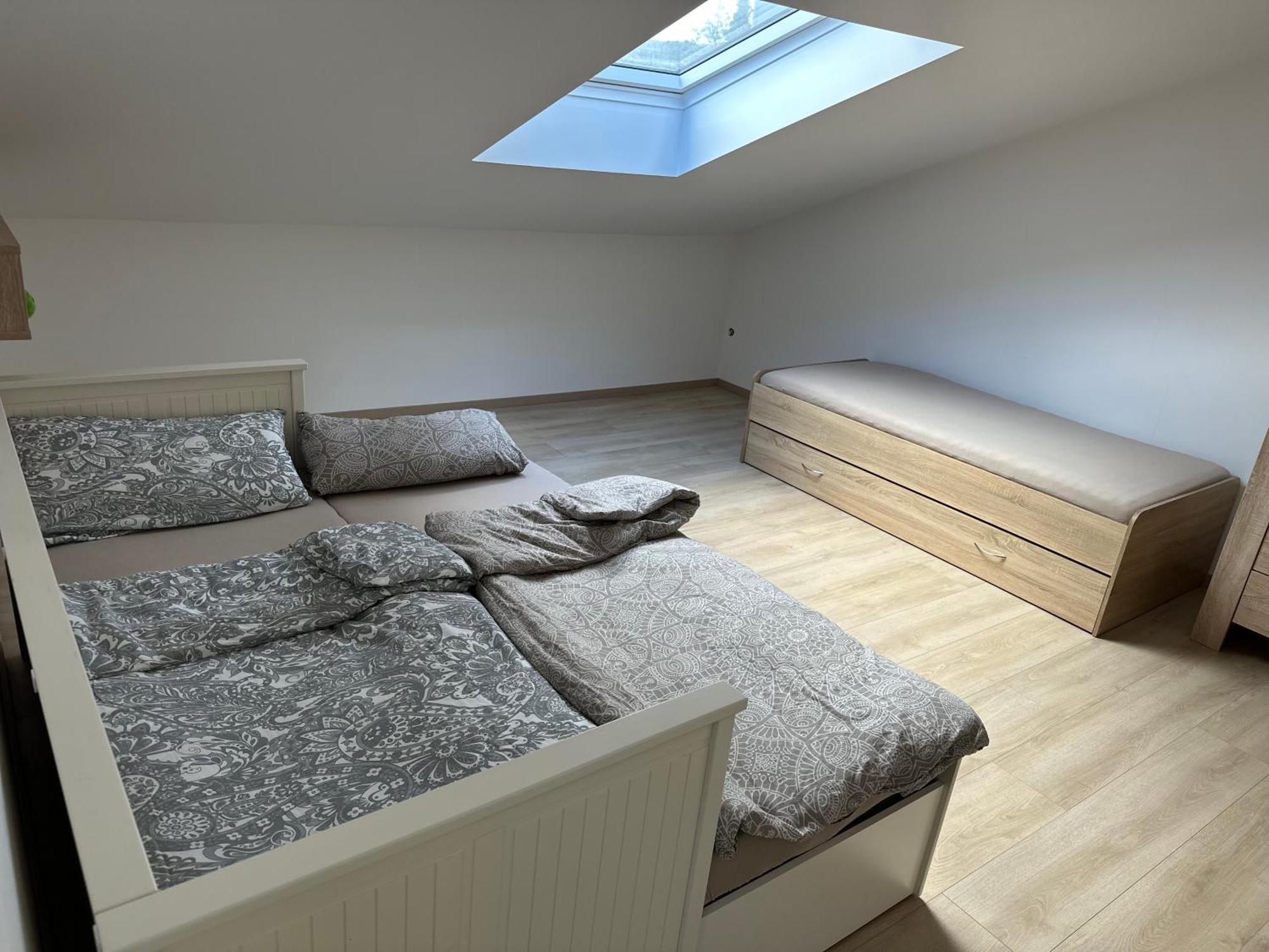 Grosse Ferienwohnung Gaestehaus Neubau Merzig 120M2 Экстерьер фото