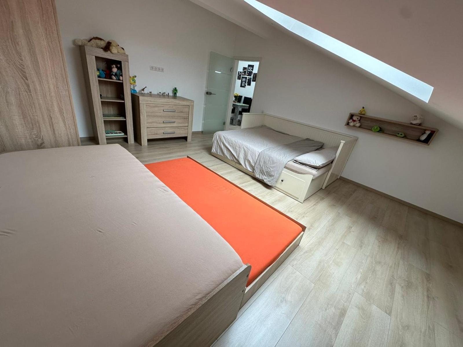 Grosse Ferienwohnung Gaestehaus Neubau Merzig 120M2 Экстерьер фото