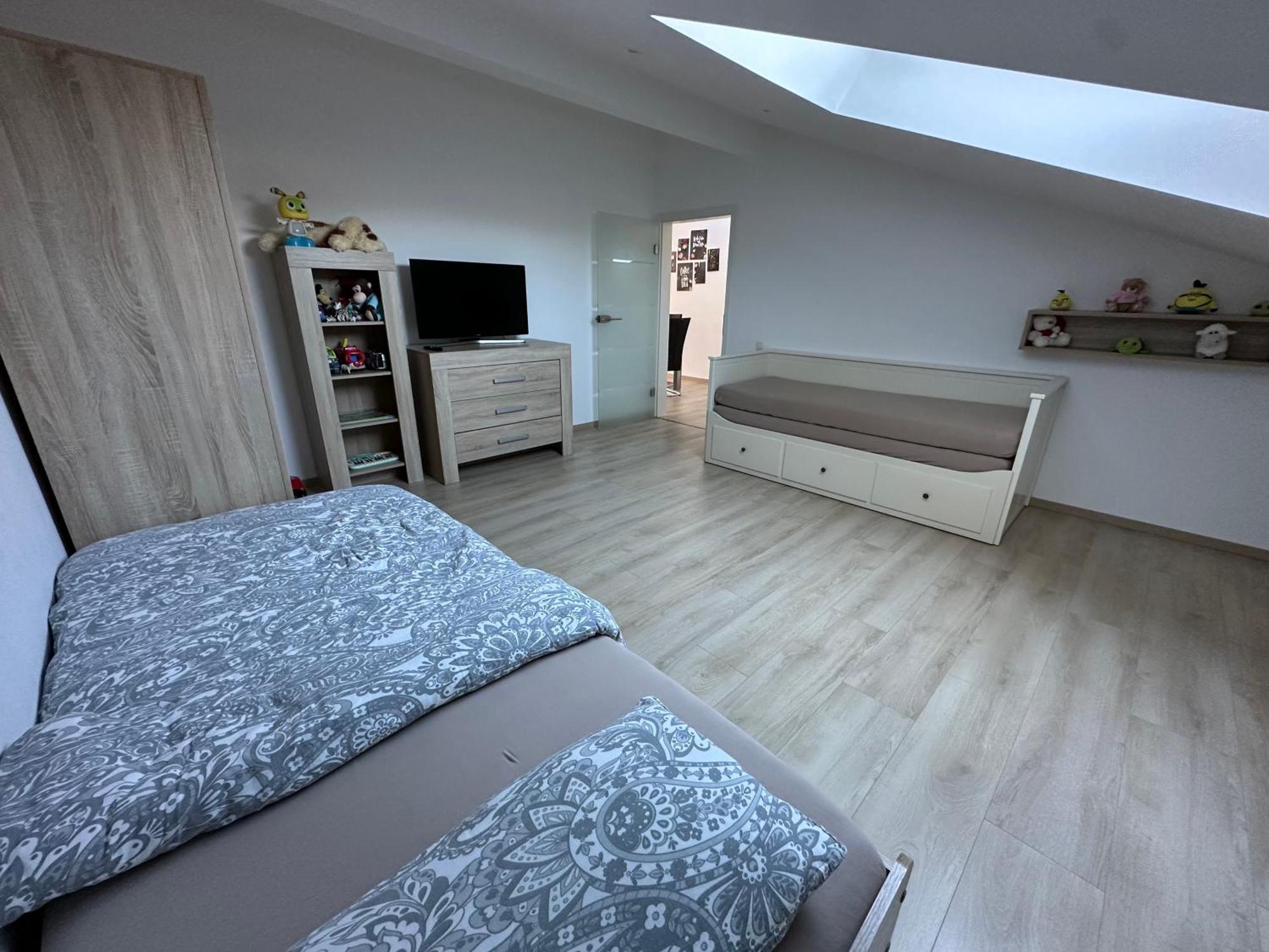 Grosse Ferienwohnung Gaestehaus Neubau Merzig 120M2 Экстерьер фото